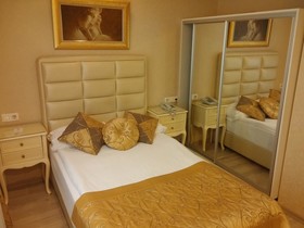 Golden Boutique