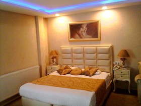 Golden Boutique
