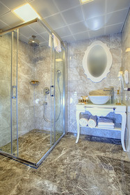 Guvenay Business Hotel