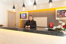 Izz Otel