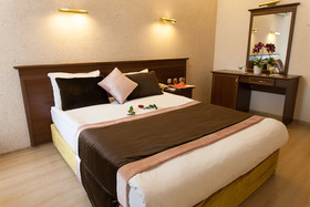 Izz Otel
