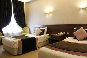 Izz Otel