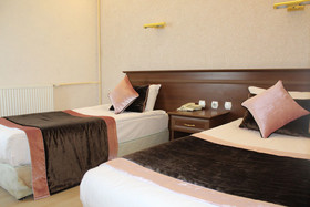 Izz Otel