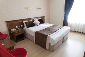 Izz Otel