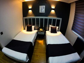 Rer Hotel