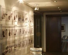 Samm - Boutique Class