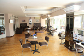 Cihan Palas