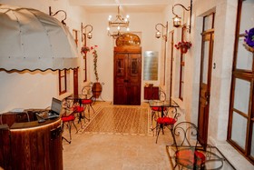 Ranjous Hotel
