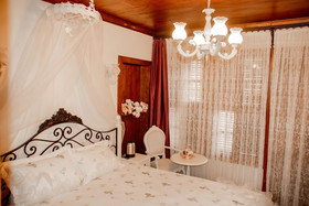Ranjous Hotel