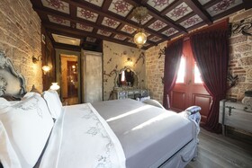 Naz Su Hotel