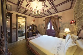Naz Su Hotel