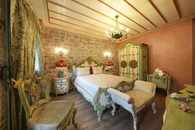 Naz Su Hotel