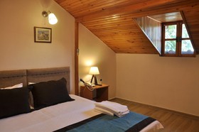 Assos Hunters Hotel