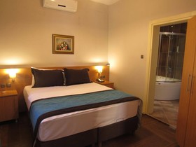Assos Hunters Hotel