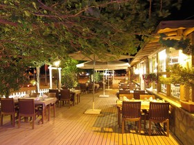 Assos Hunters Hotel