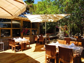 Assos Hunters Hotel