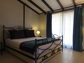 Assos Hunters Hotel
