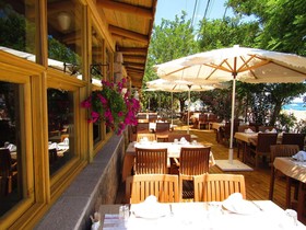 Assos Hunters Hotel
