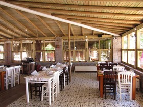 Assos Hunters Hotel