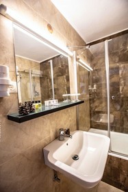 Kartal Otel