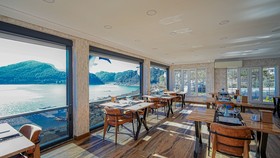 Dolphin Boutique Hotel