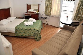 Adapalas Hotel
