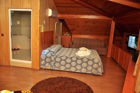 Adapalas Hotel