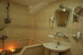 Adapalas Hotel