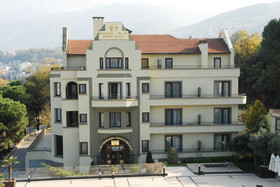 Celik Palace
