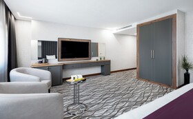 Lilium Hotel & Suites