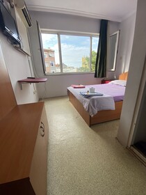 Petek Hotel