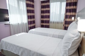 Tok Epik Hotel