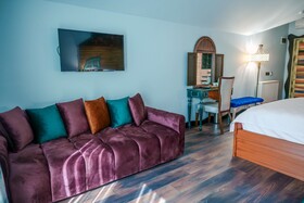 Tok Epik Hotel