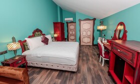 Tok Epik Hotel