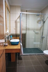 Tok Epik Hotel
