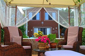 Villa Lake Paradise