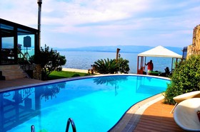 Villa Lake Paradise