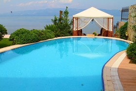 Villa Lake Paradise
