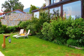 Villa Lake Paradise