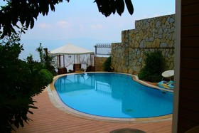 Villa Lake Paradise