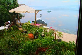 Villa Lake Paradise