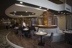 Liv Suit Hotel