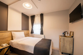 Adresin Hotel