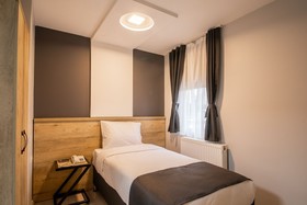 Adresin Hotel