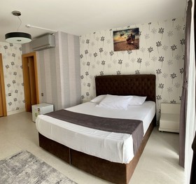 Blackmoon Villa Hotel