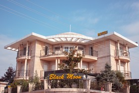 Blackmoon Villa Hotel