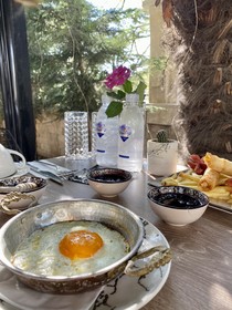 Blackmoon Villa Hotel