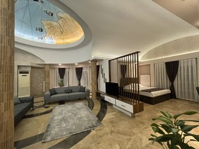 Blackmoon Villa Hotel