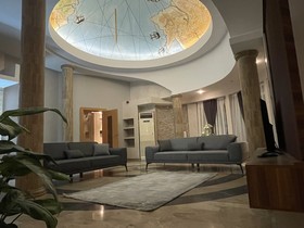 Blackmoon Villa Hotel