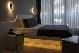 Midis Otel